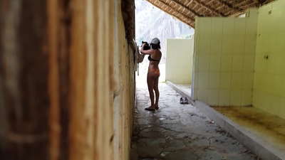 Sex trong vòi hoa sen và khiêu dâm trong phòng tắm